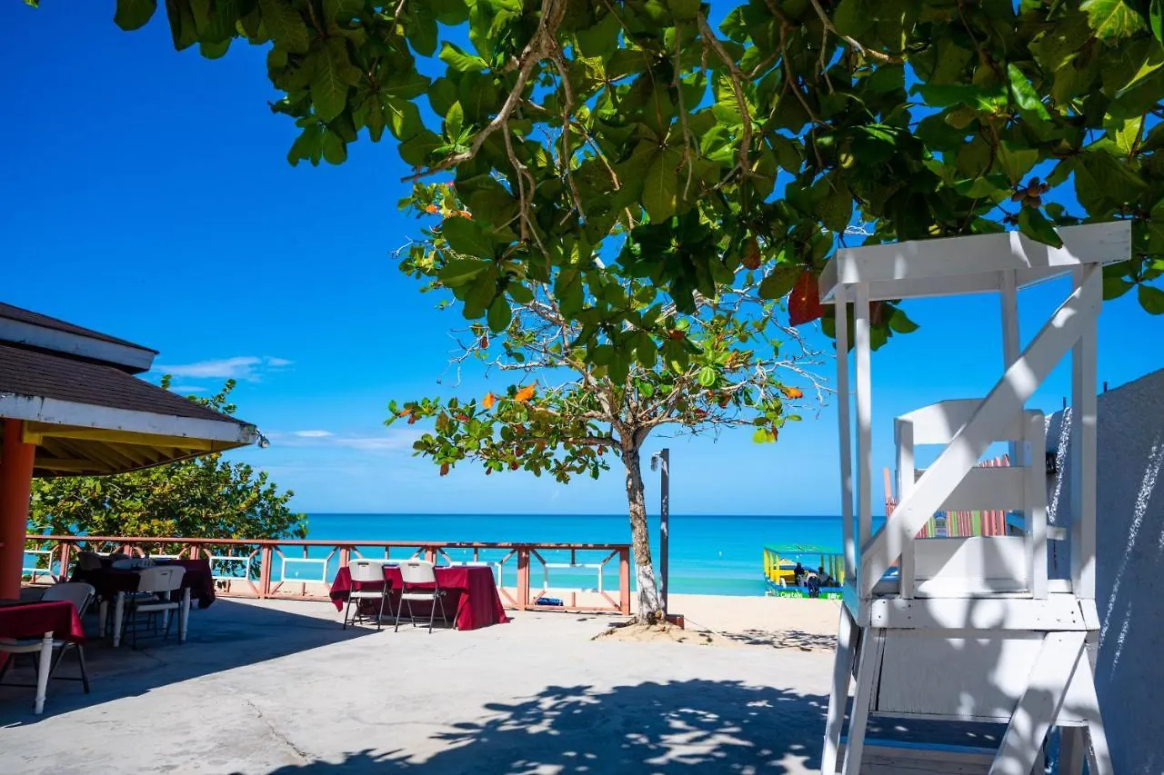 Shields Negril Villas 3*,  Jamajka